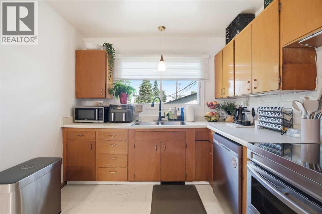 9020 Fairmount Drive SE — photo 12
