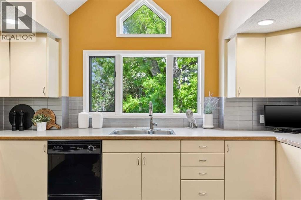 402 Brunswick Avenue SW — photo 16