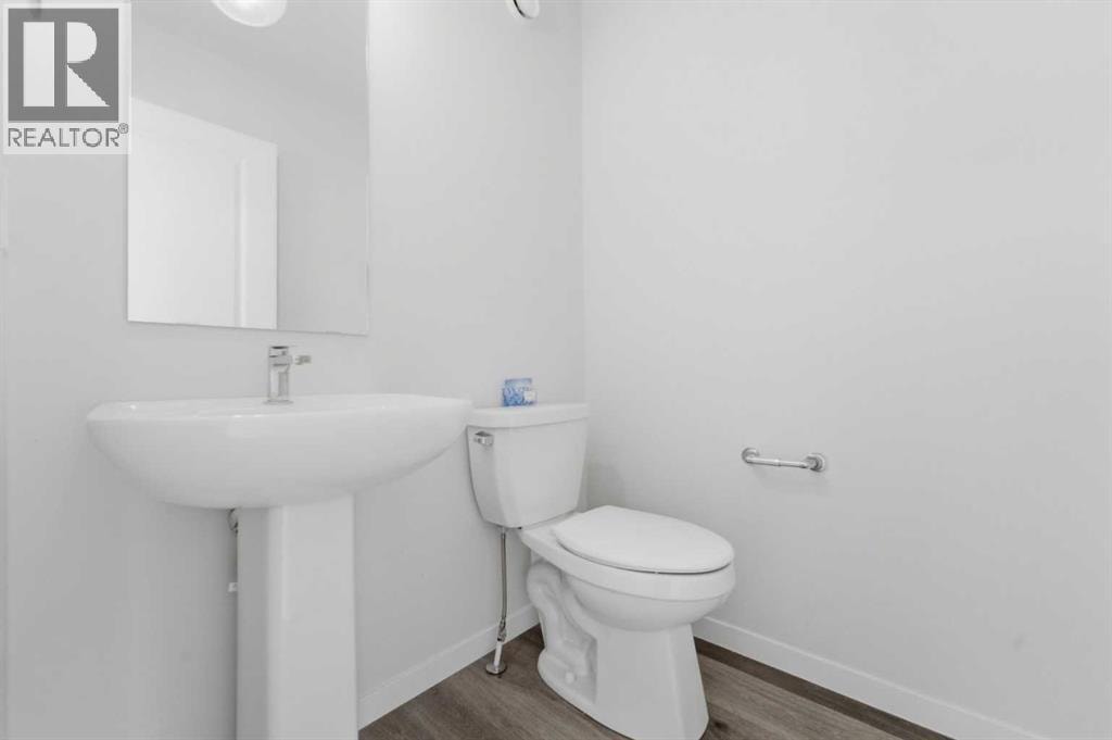 21 Corner Glen Row NE — photo 10