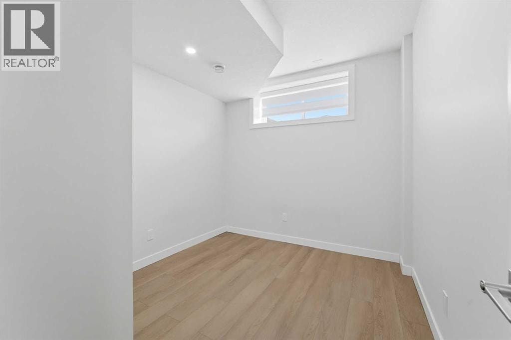 21 Corner Glen Row NE — photo 38
