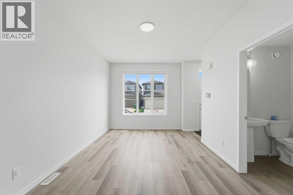 21 Corner Glen Row NE — photo 8