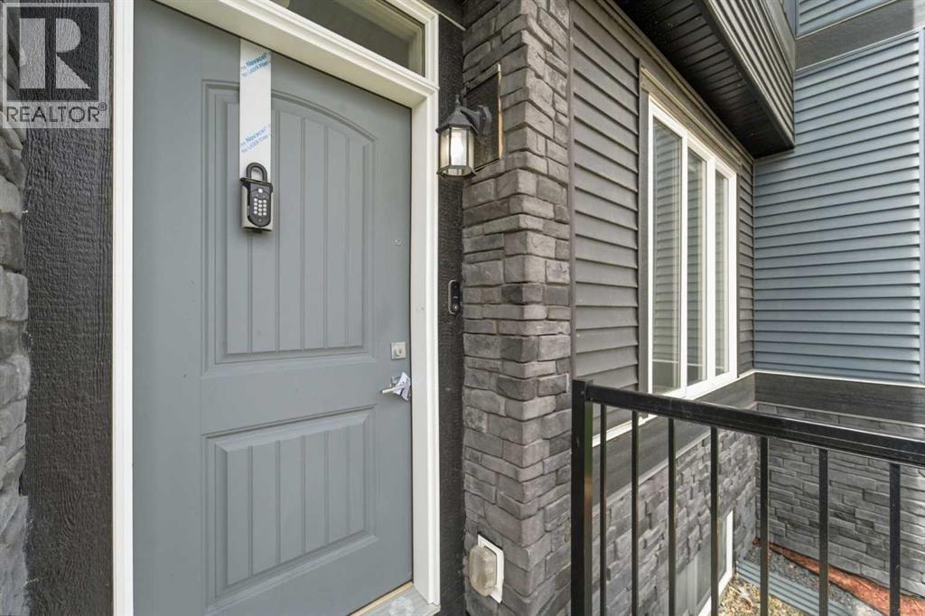 21 Corner Glen Row NE — photo 2