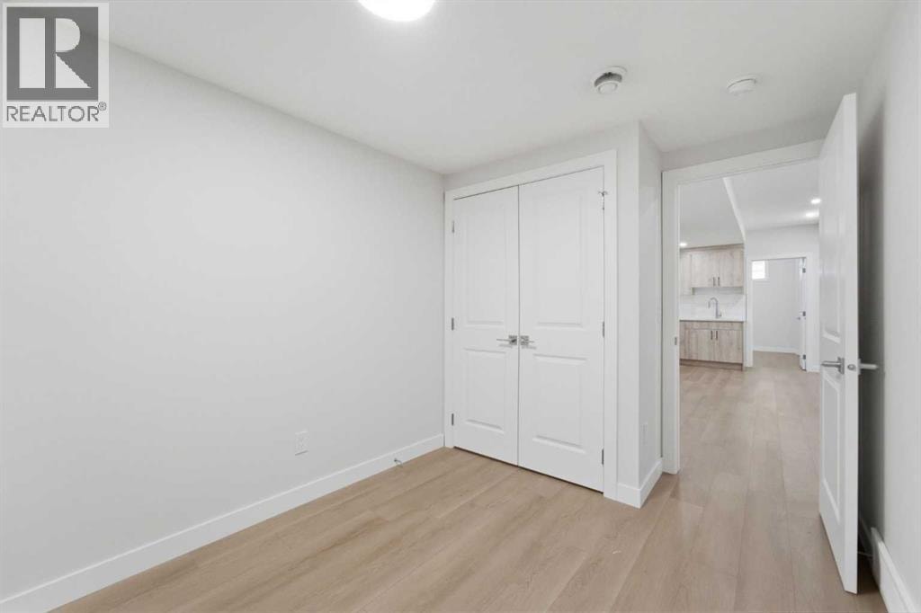 21 Corner Glen Row NE — photo 43
