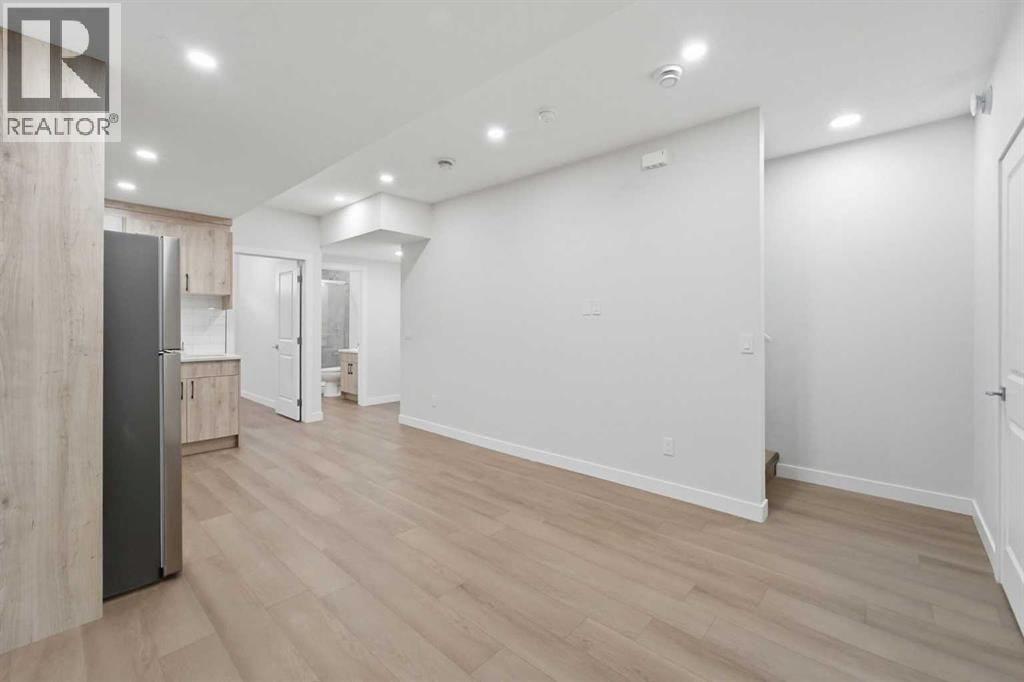 21 Corner Glen Row NE — photo 35
