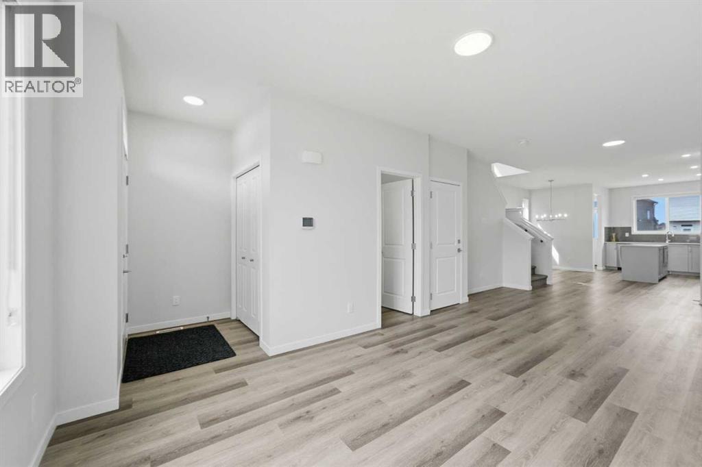 21 Corner Glen Row NE — photo 7