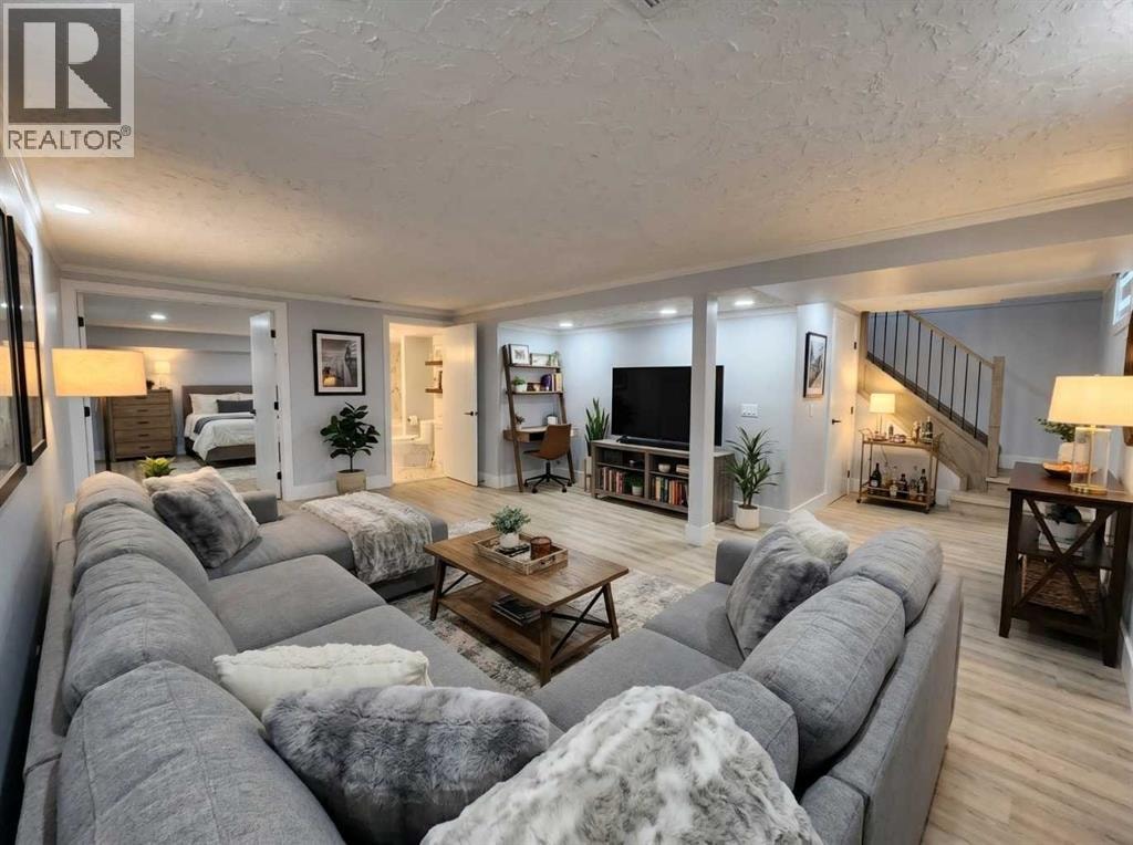2930 Oakmoor Crescent SW — photo 27