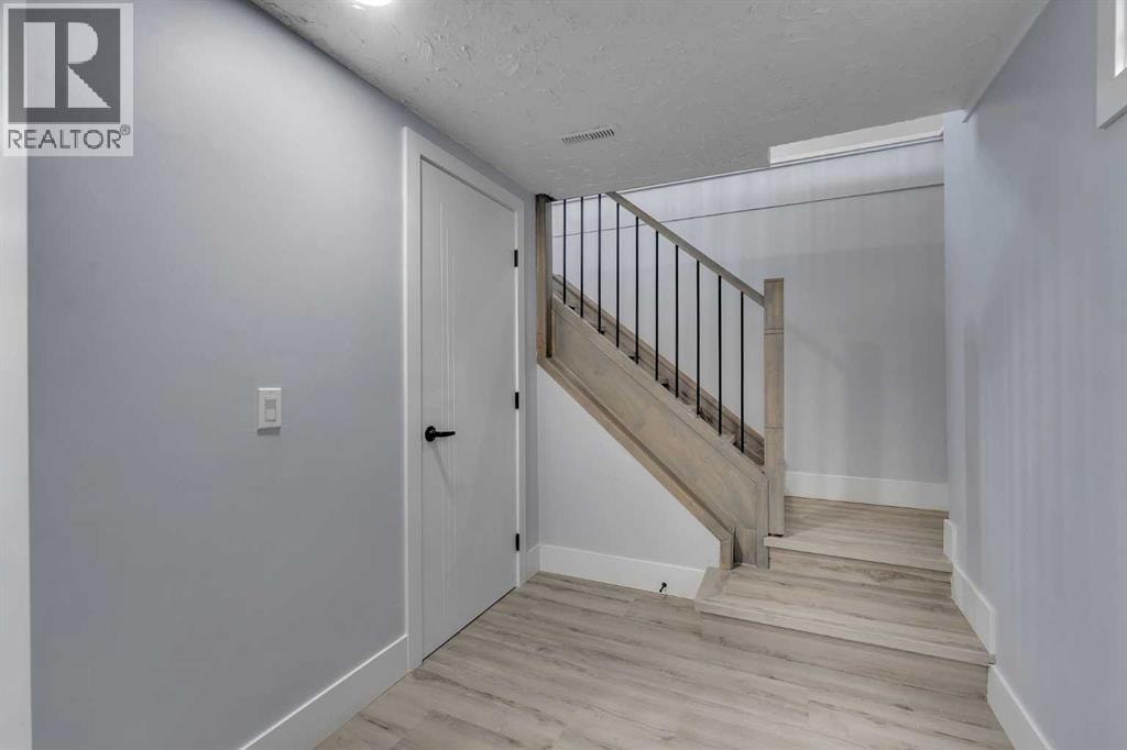 2930 Oakmoor Crescent SW — photo 26