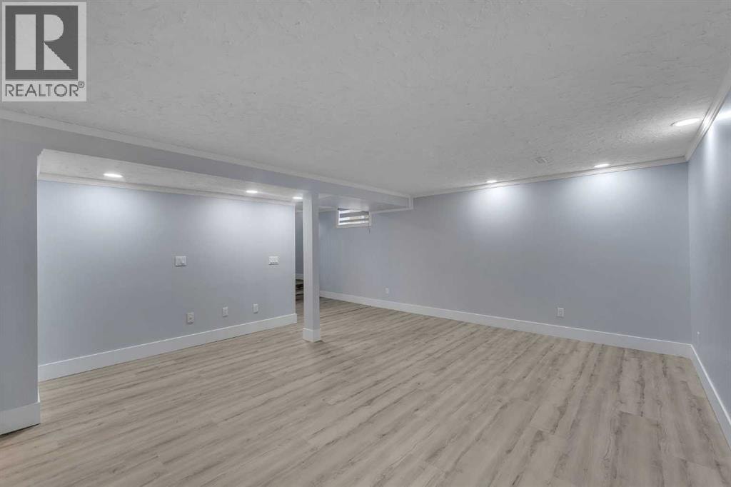 2930 Oakmoor Crescent SW — photo 29