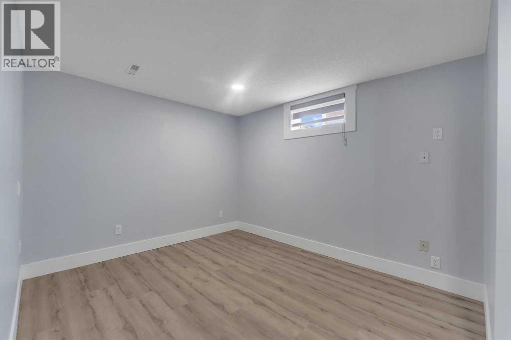 2930 Oakmoor Crescent SW — photo 34