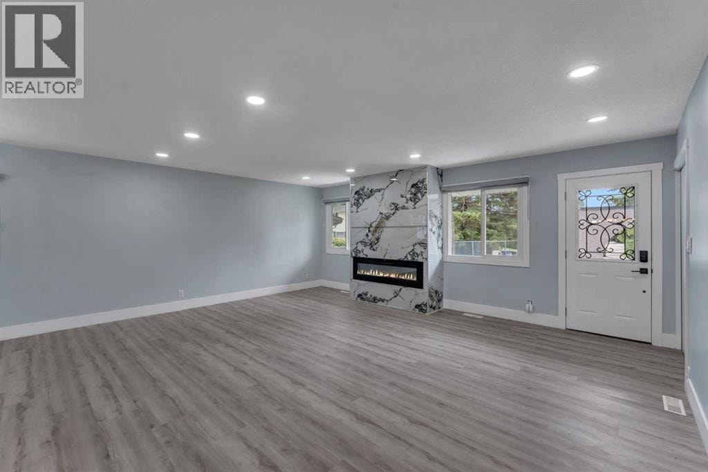 2930 Oakmoor Crescent SW — photo 6