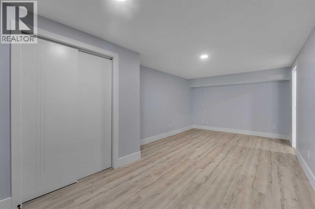 2930 Oakmoor Crescent SW — photo 30
