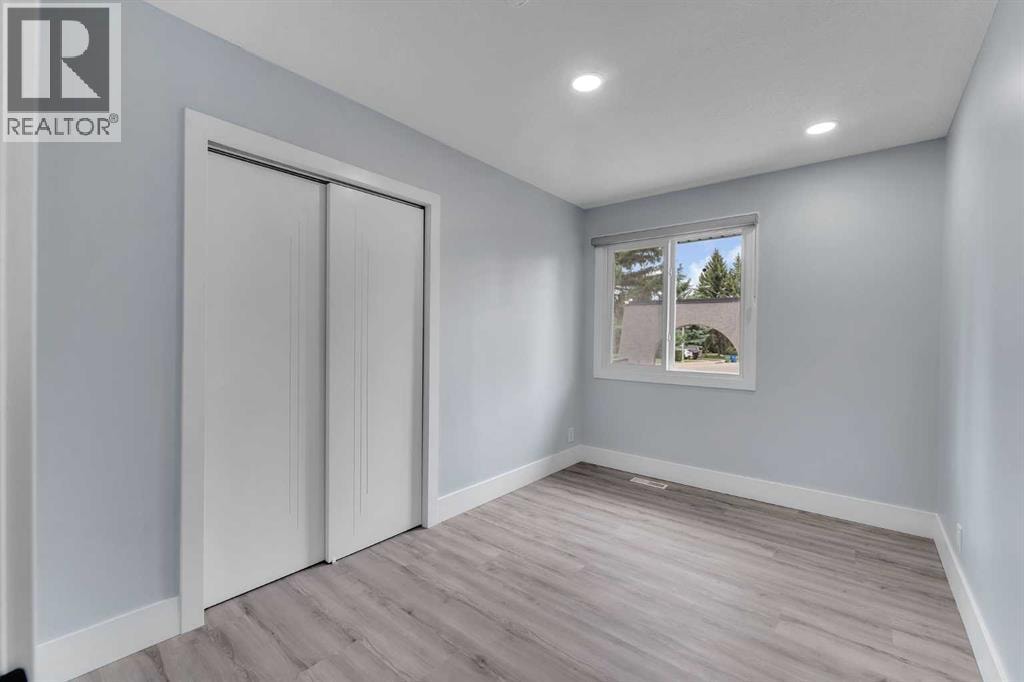 2930 Oakmoor Crescent SW — photo 15