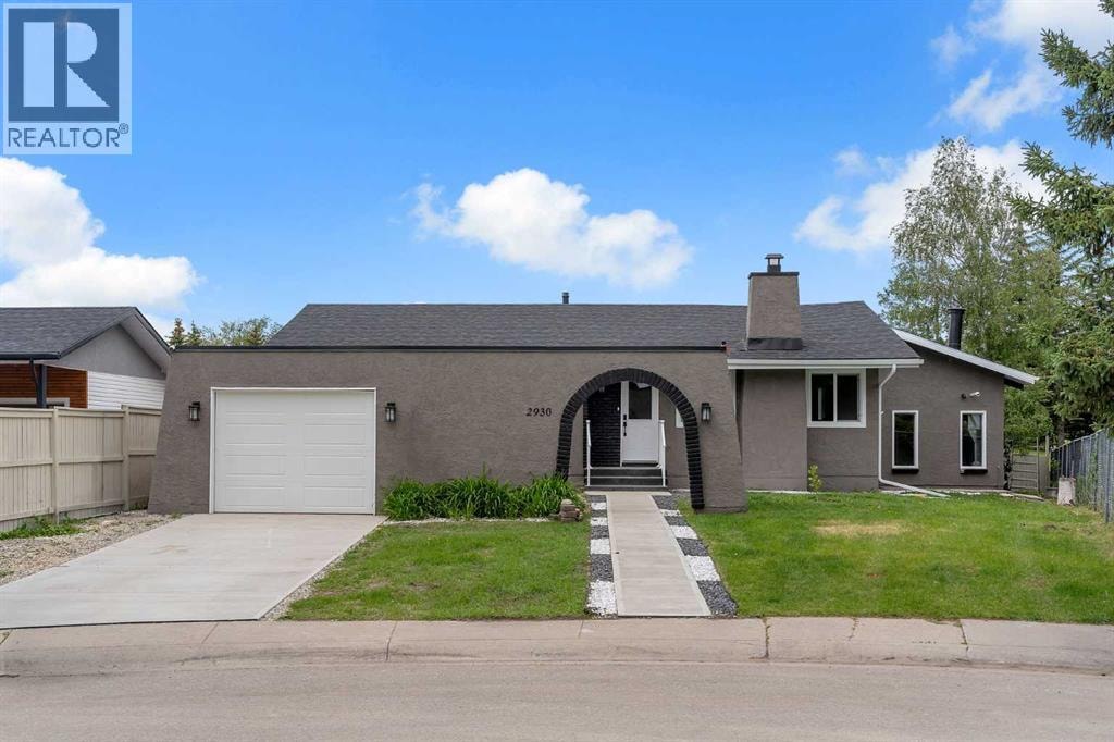 2930 Oakmoor Crescent SW — photo 2