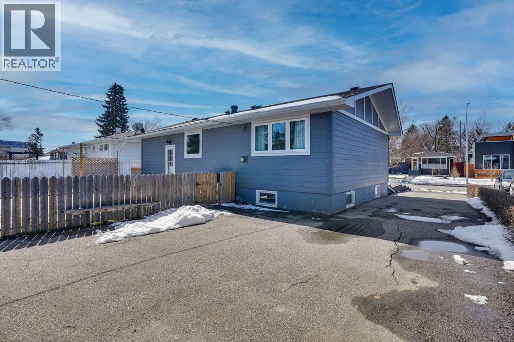 34 Malibou Road SW — photo 46