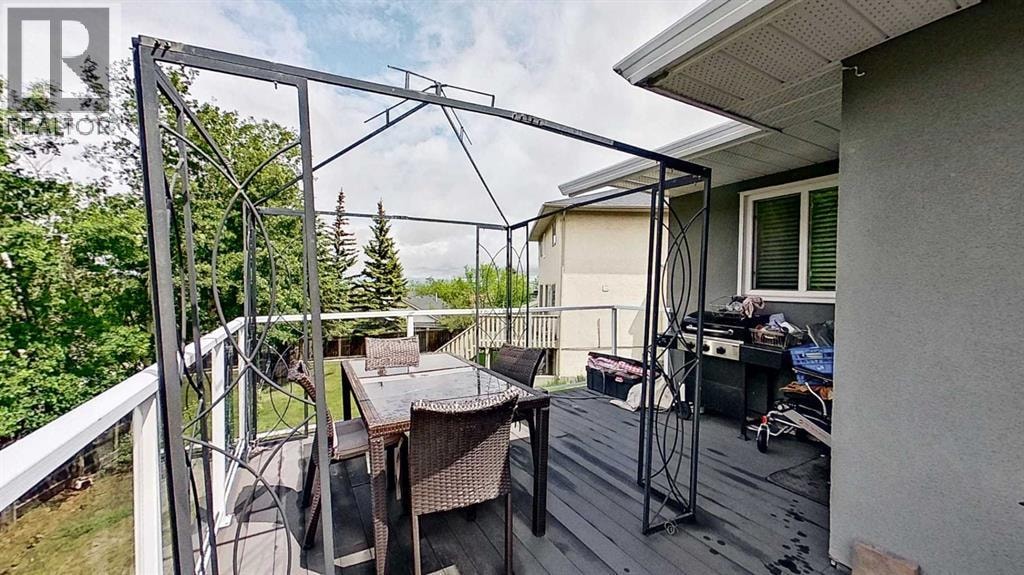 109 Edgebrook Gardens NW — photo 37