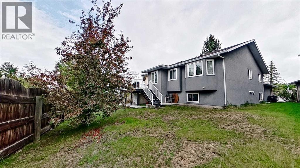 109 Edgebrook Gardens NW — photo 38