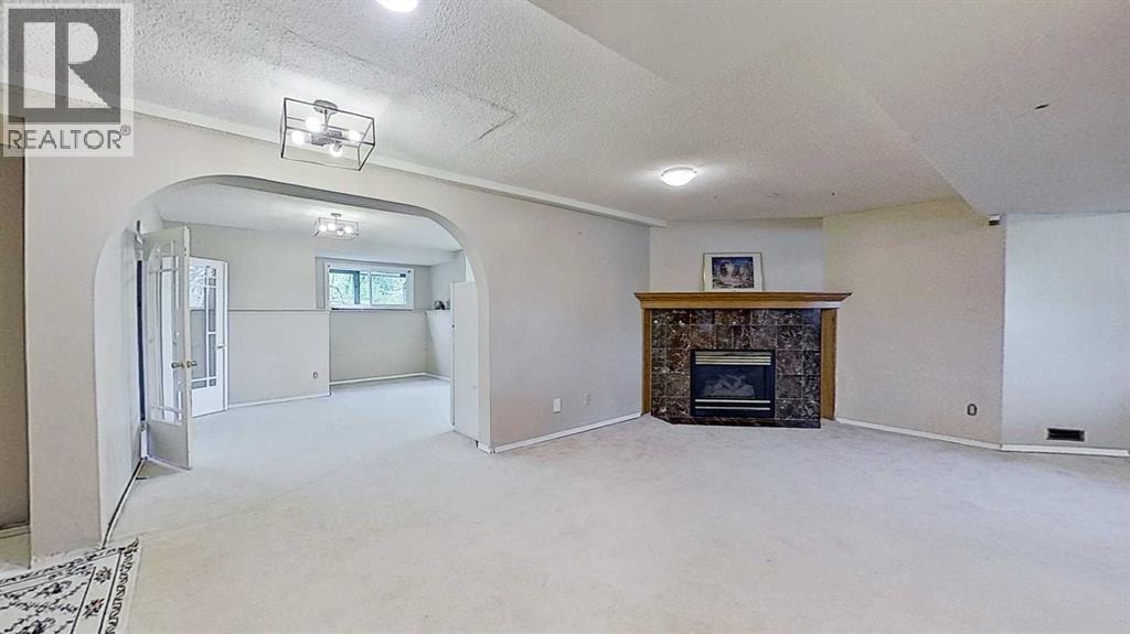 109 Edgebrook Gardens NW — photo 24