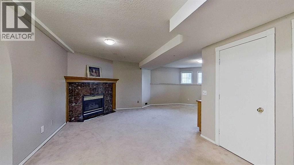 109 Edgebrook Gardens NW — photo 26