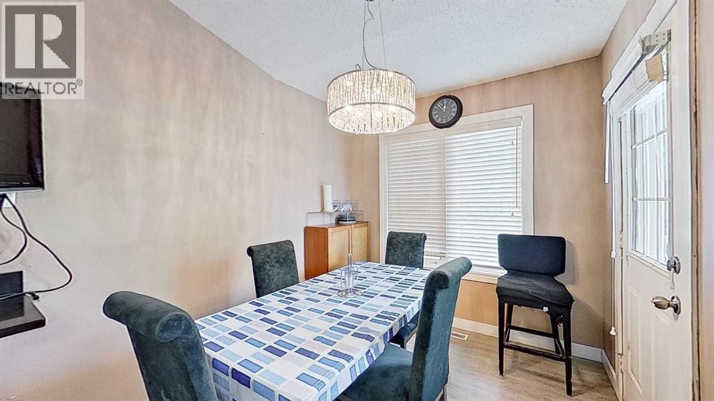 109 Edgebrook Gardens NW — photo 14