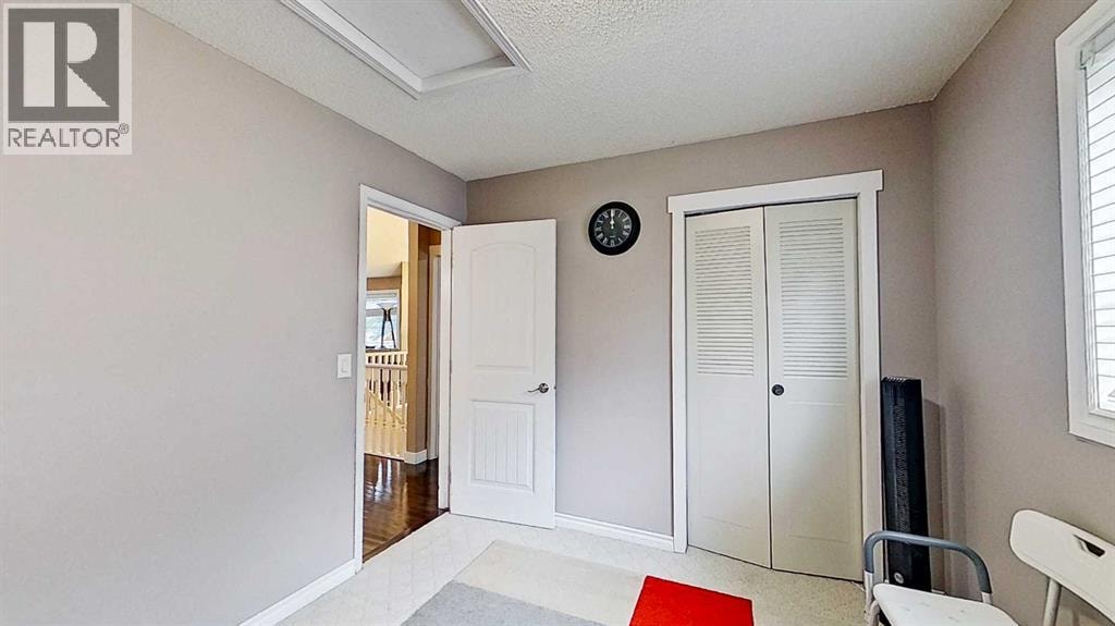 109 Edgebrook Gardens NW — photo 18