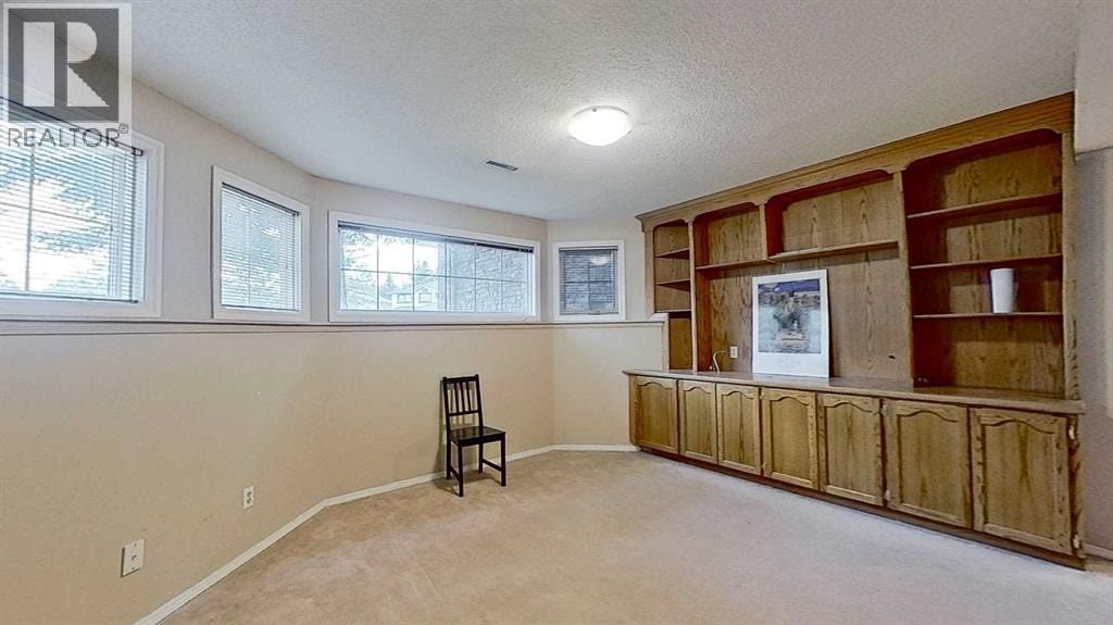 109 Edgebrook Gardens NW — photo 27