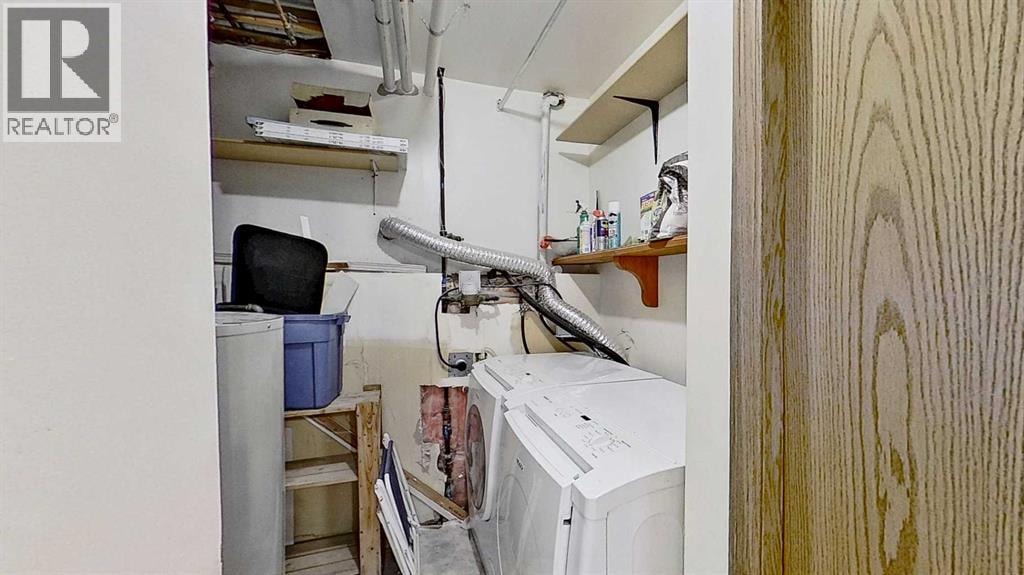 109 Edgebrook Gardens NW — photo 35