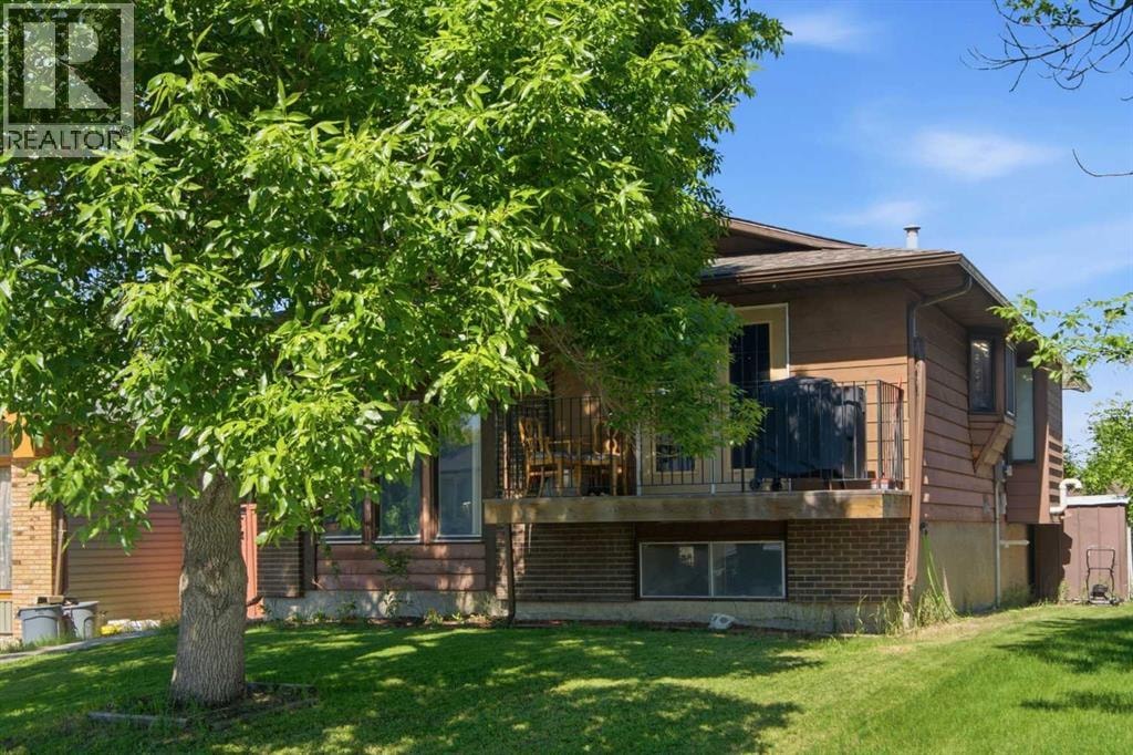 20 Berkshire Court NW — photo 4