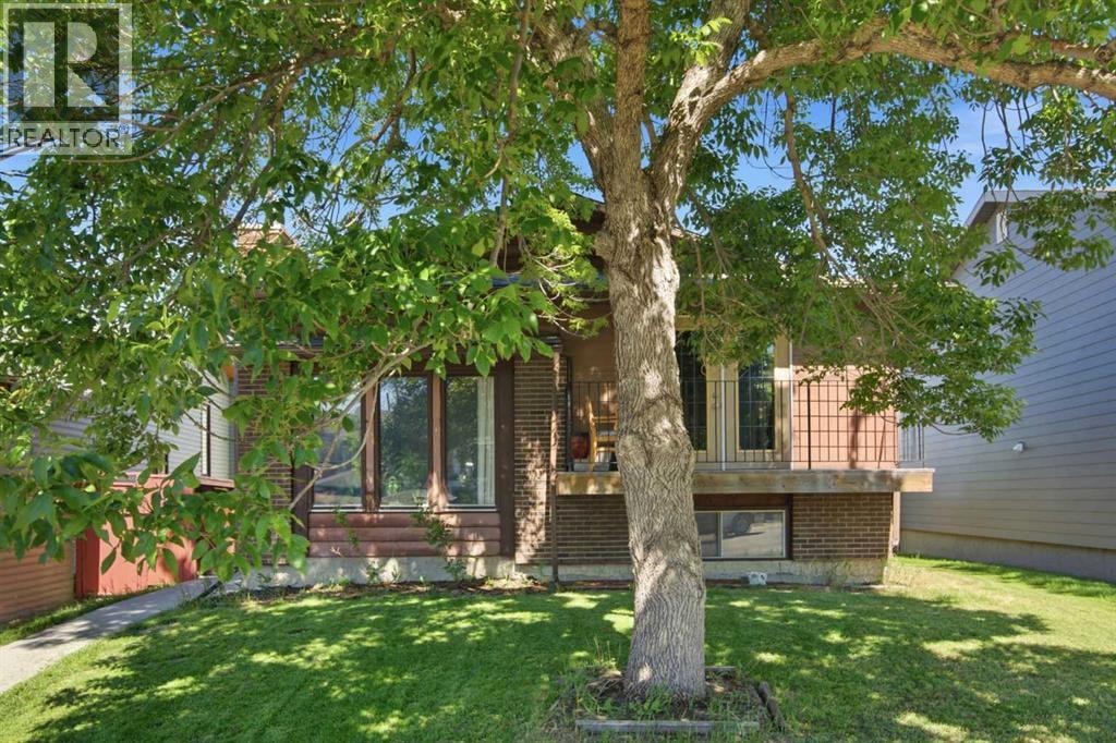 20 Berkshire Court NW — photo 2