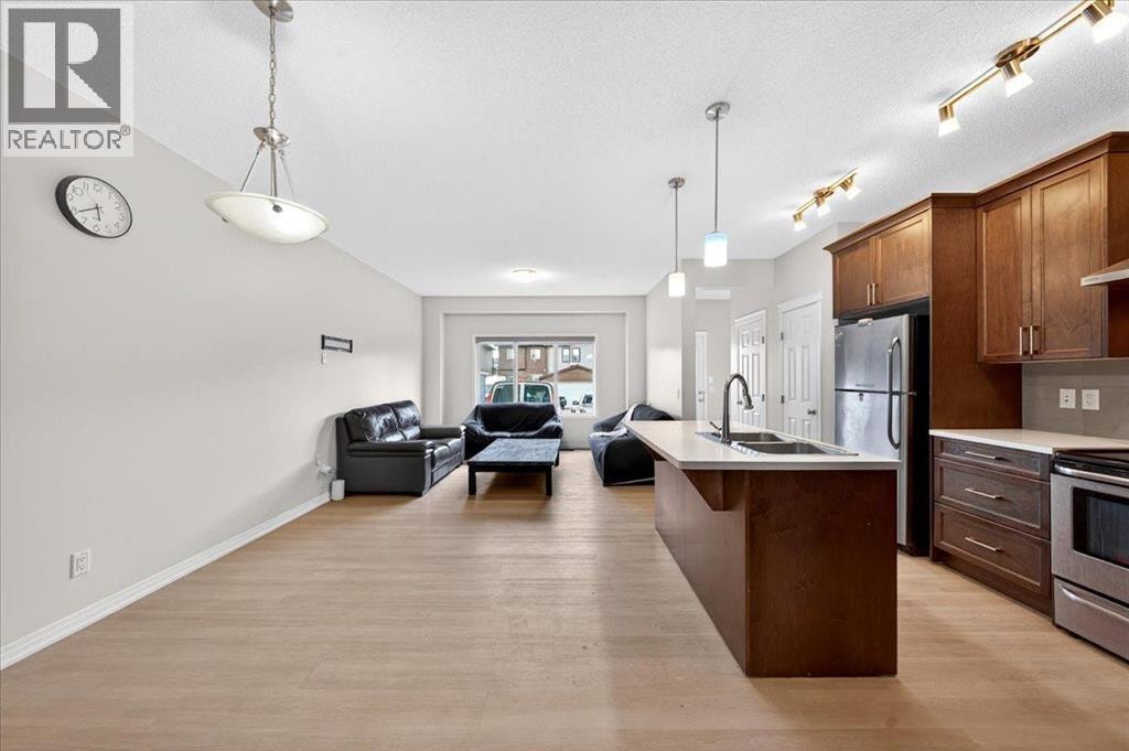15 Savanna Parade — photo 13