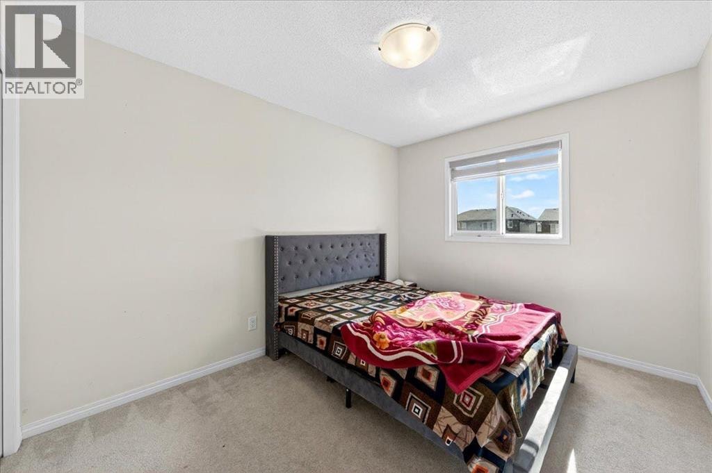 15 Savanna Parade — photo 34
