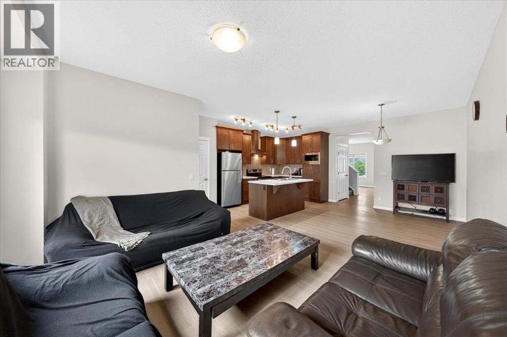 15 Savanna Parade — photo 15