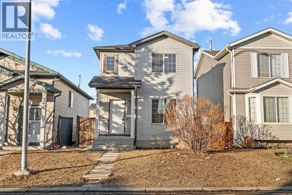 52 Martin Crossing Rise NE — photo 2