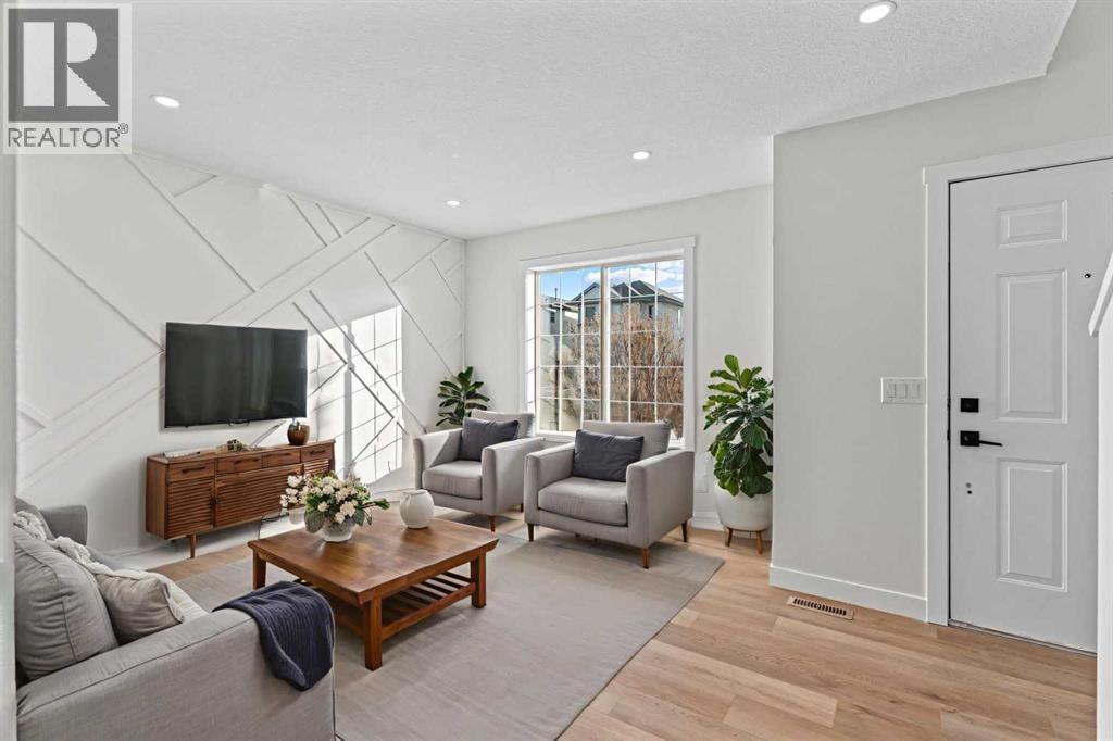 52 Martin Crossing Rise NE — photo 3