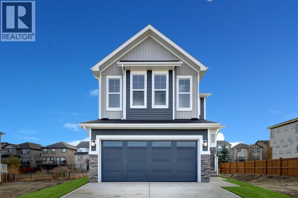 243 Silver Spruce Grove SW — photo 2