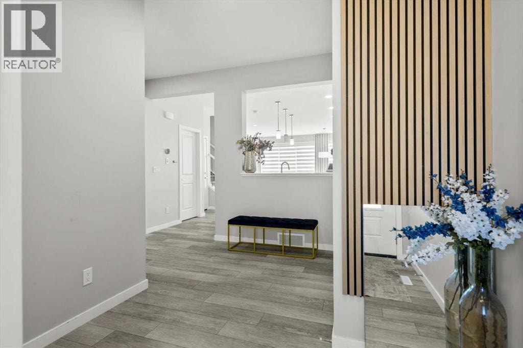 243 Silver Spruce Grove SW — photo 4