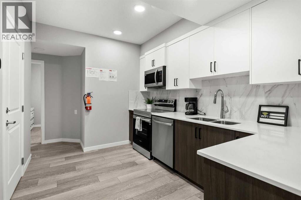 243 Silver Spruce Grove SW — photo 32
