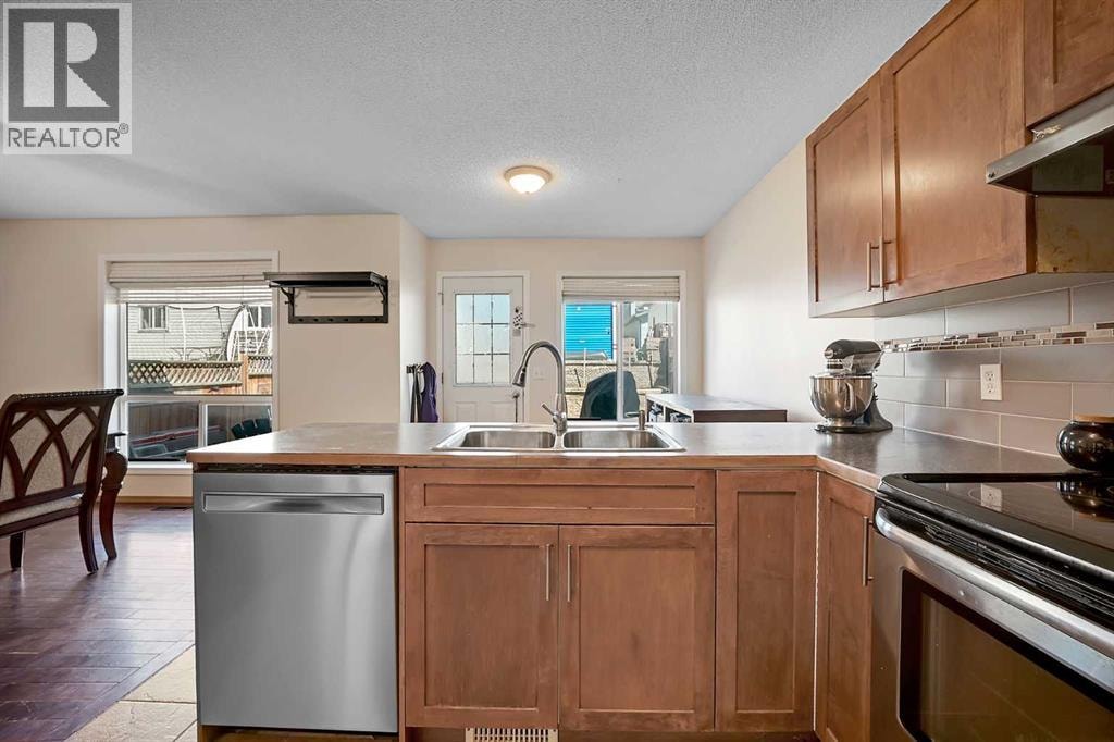 19 Coventry Link NE — photo 10
