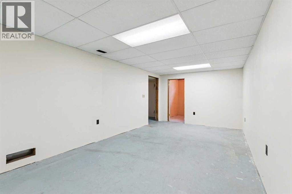 4312 40 Street NW — photo 30