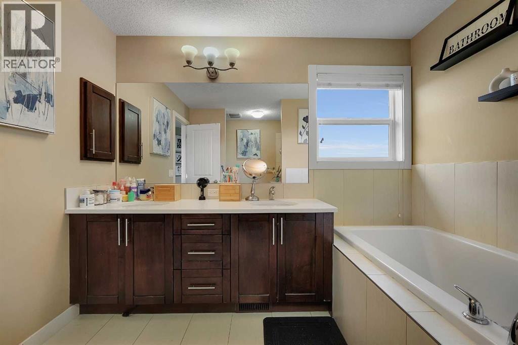 129 Covecreek Bay NE — photo 31