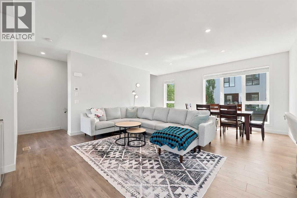 105 Bow Grove NW — photo 8