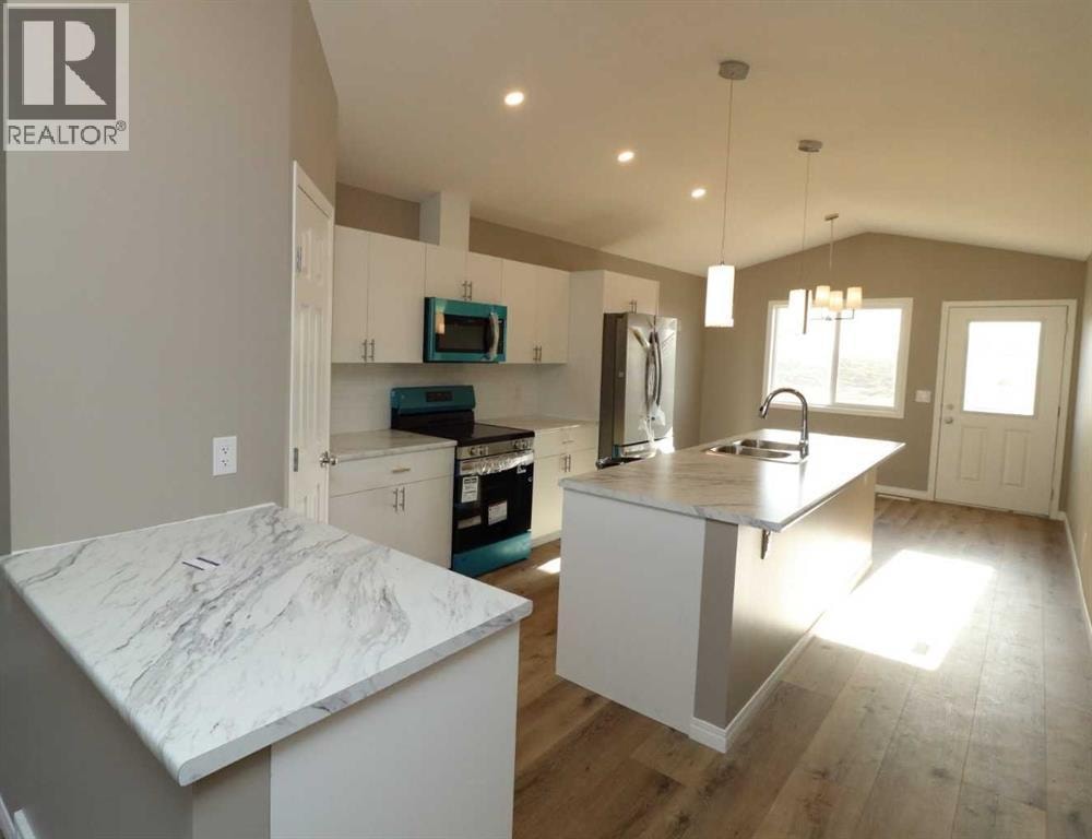 443 Henricks Drive — photo 5