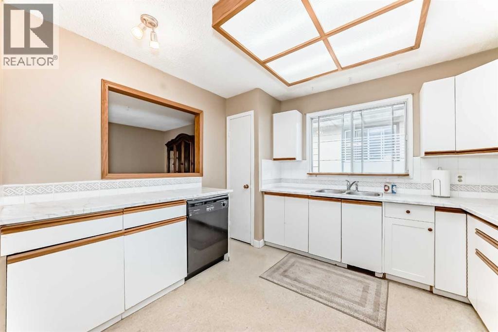 112 Albert Street SE — photo 5