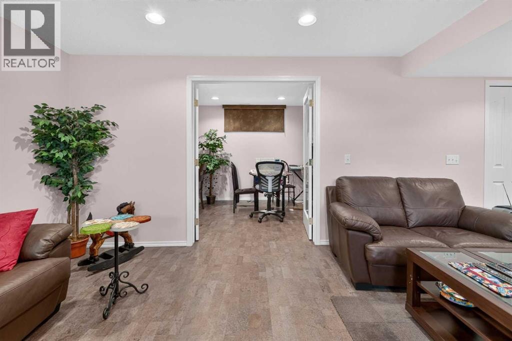 501 Coral Keys Villas NE — photo 29