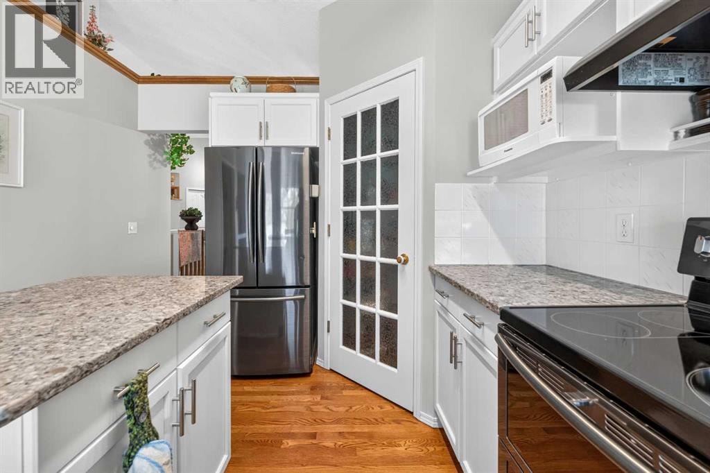 501 Coral Keys Villas NE — photo 6