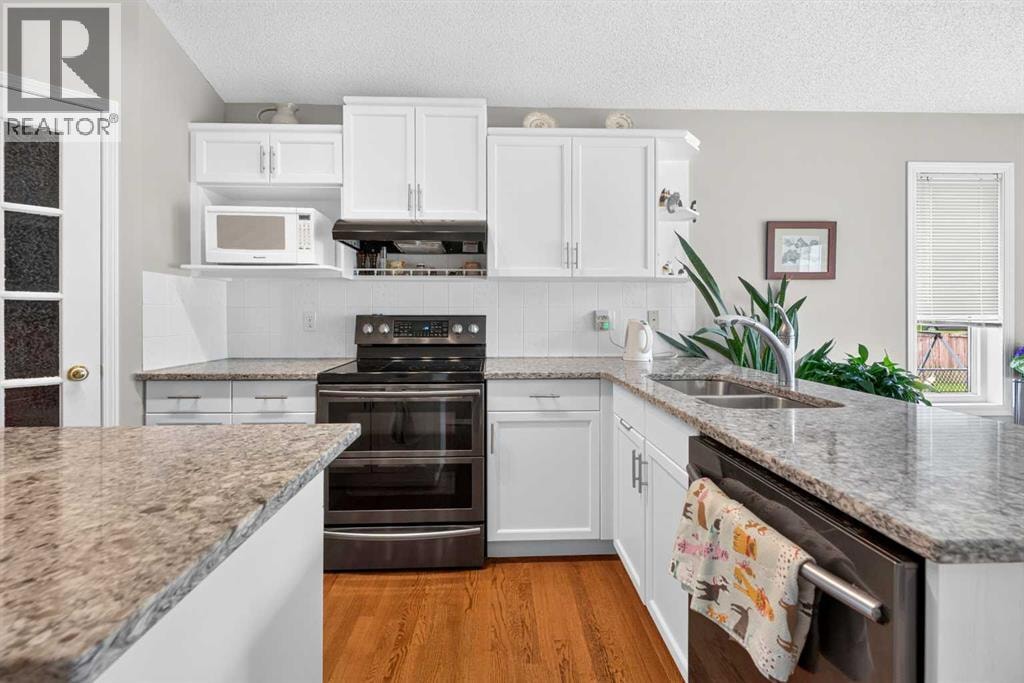 501 Coral Keys Villas NE — photo 5