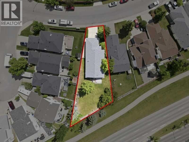 501 Coral Keys Villas NE — photo 43