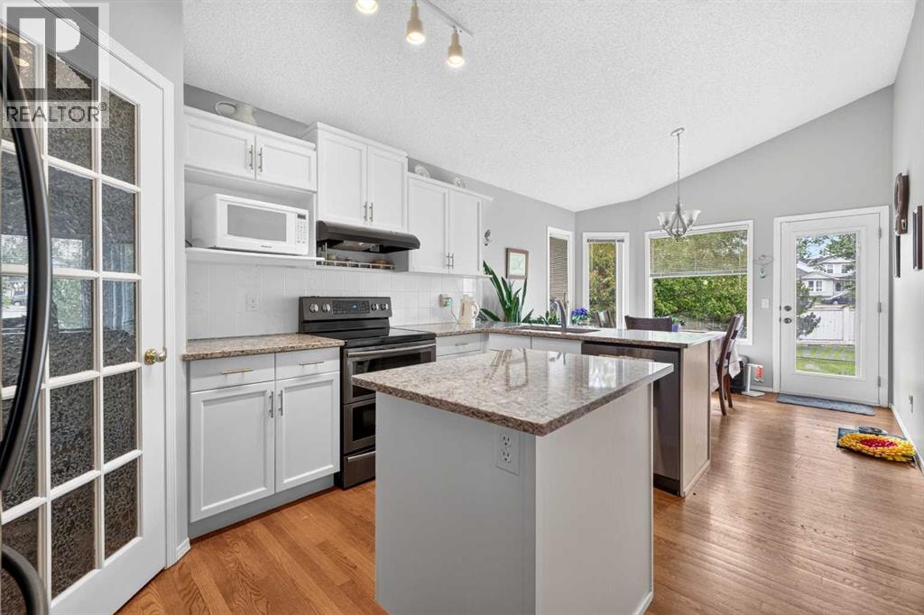 501 Coral Keys Villas NE — photo 4