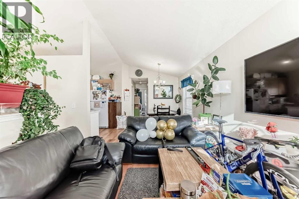 144 Taradale Drive NE — photo 10