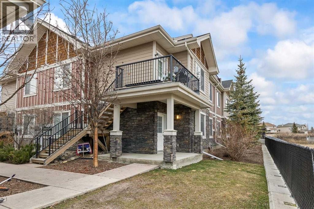 5, 35 West Coach Manor SW — photo 1