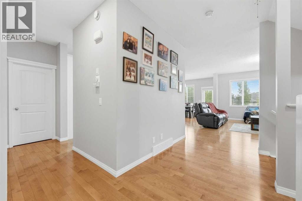 172 Sherwood Mews NW — photo 7